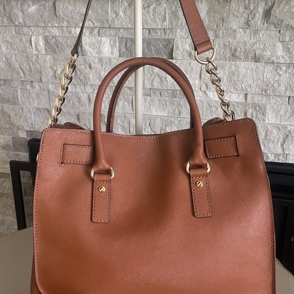 Michael Kors Large Hamilton Bag - Picture 13 of 16